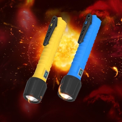 240 Lum IP 68の耐圧防爆トーチOLEDは磁気USBの充電器を表示する
