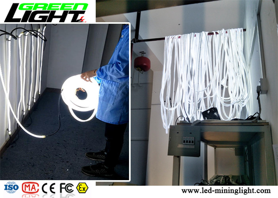 暖かく白い導かれたストリップ テープは危険で/安全な区域の照明のための60のLEDs SMD5050をつける