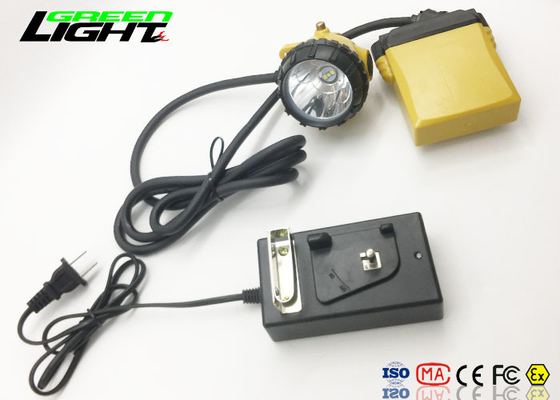 防水Ip68再充電可能な導かれたヘルメット ライト、動くことのための高い発電の導かれたヘッドライト
